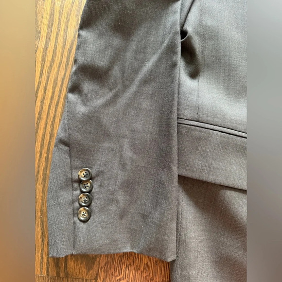 JOS A BANK Signature Collect Gray 2 Piece Suit 41R Pleated Pants 35R - Picture 3 of 5